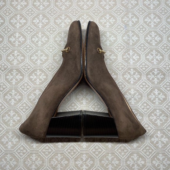 Authentic Vintage Gucci Suede Heels - Picture 5 of 10
